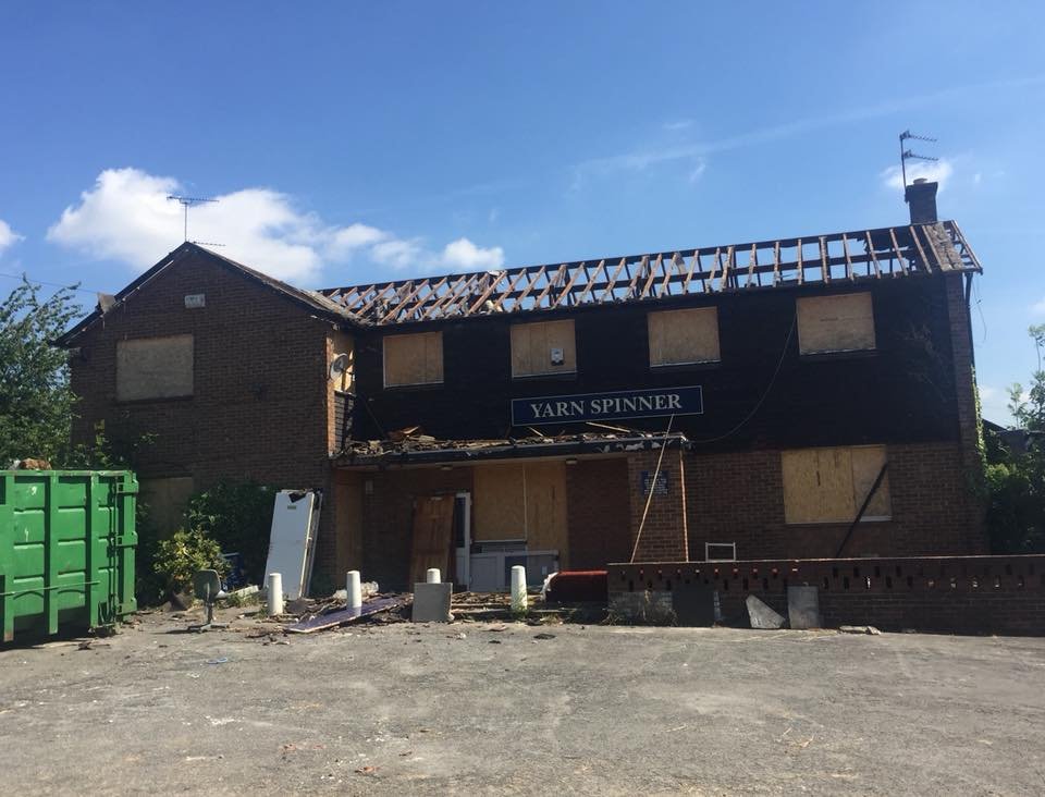Photograph of Yarnspinner pub being demolished